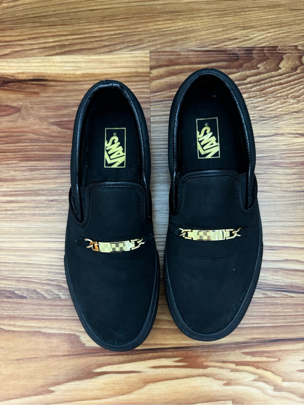 Vans Black Slip-On Loafers with Gold Chain Accent Unisex Men’s 8, woman’s  9.5